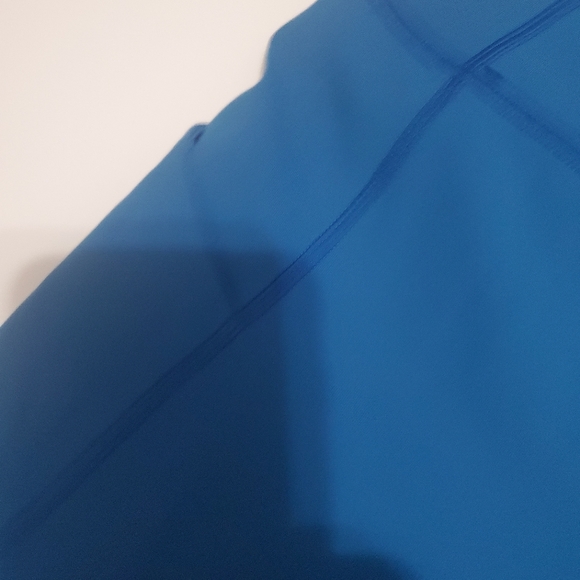 Fabletics Oasis High Waisted 7/8 Legging - Picture 7 of 7